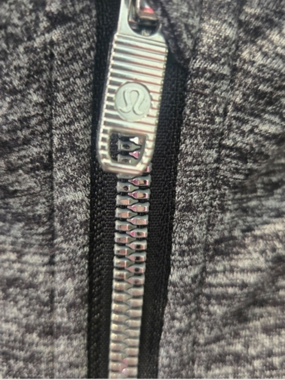 EUC- lululemon Define Special Edition Jacket Wing Mesh Heathered Black Size 6 - Picture 9 of 10